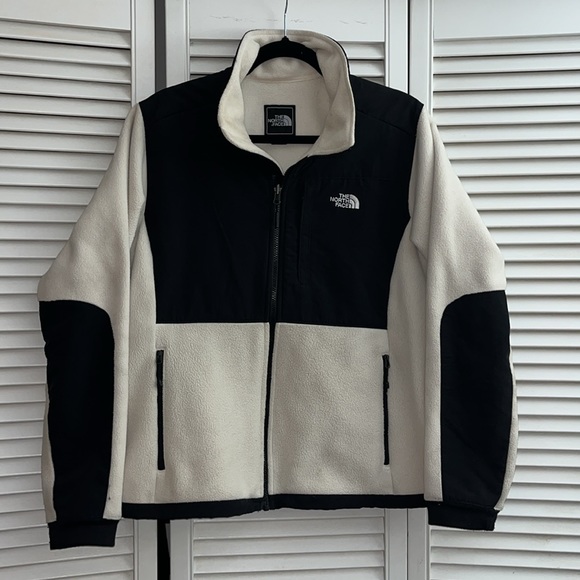 The North Face Women’s Denali jacket - Picture 11 of 11